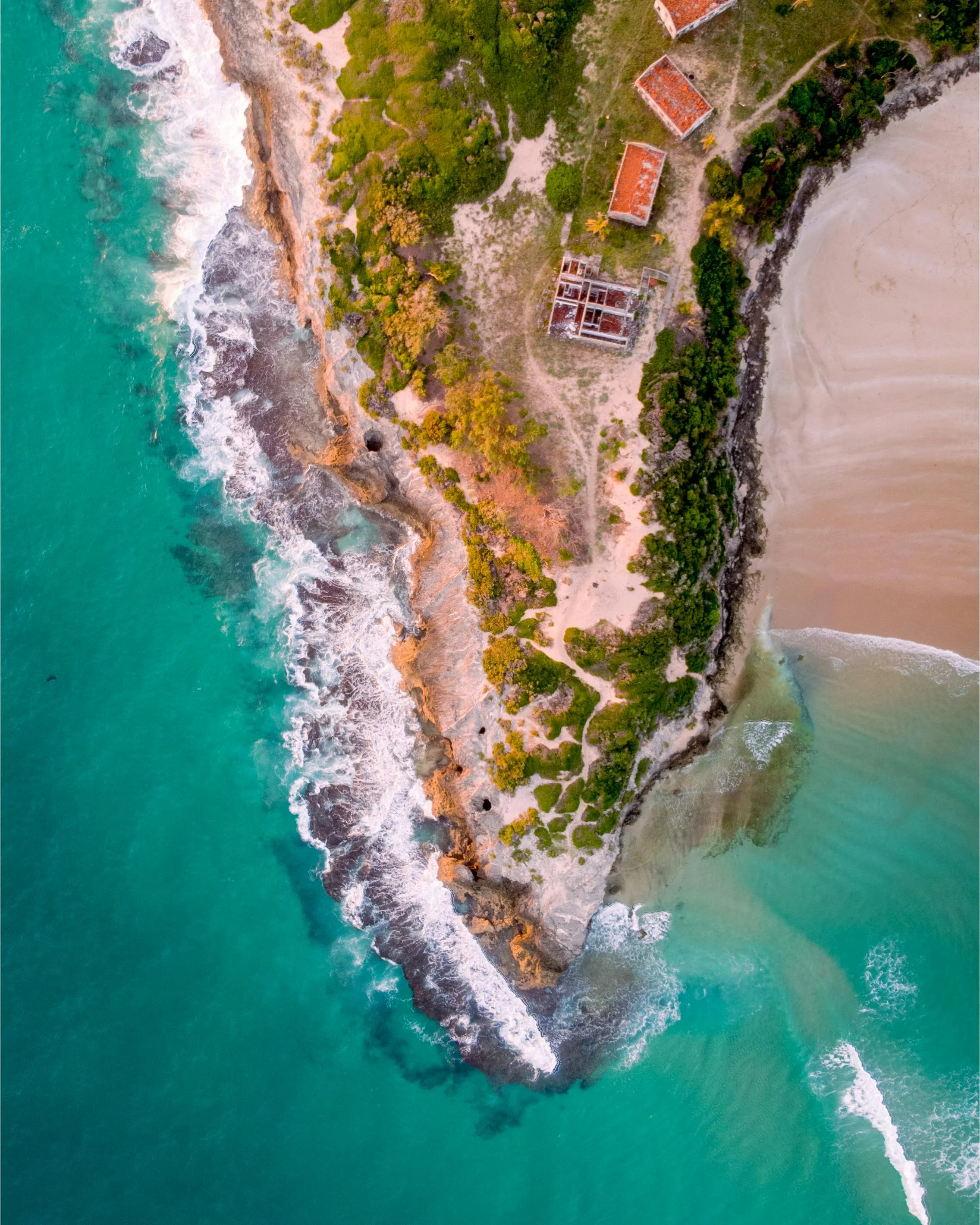 Turquoise shallows along the Mozambican coast, the colour of the Channel for 1,400 nm.
